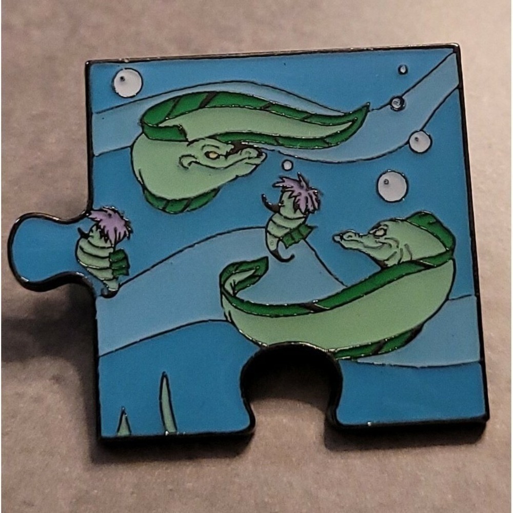 Loungefly Disney The Little Mermaid Puzzle Pin Underwater Scene - Eels